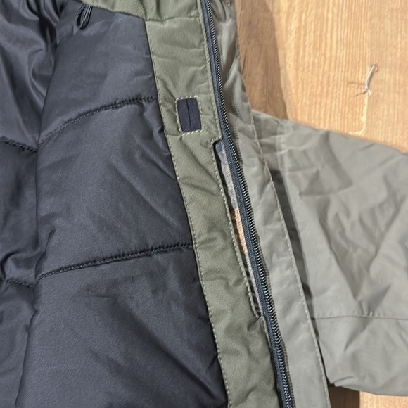 Youth - North Face Winter Ski/Snowboard Jacket. Size Large 14/16. EUC! - Picture 7 of 8